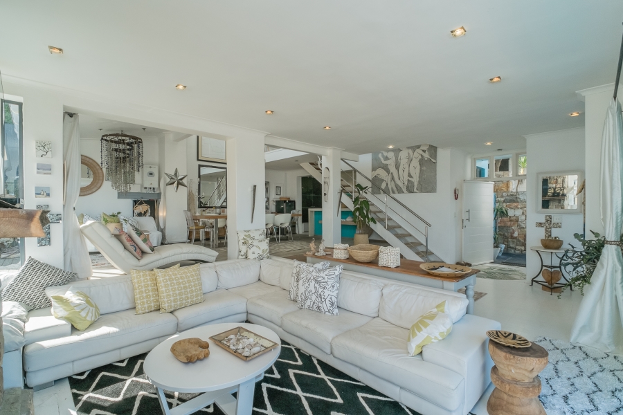 4 Bedroom Property for Sale in Misty Cliffs Western Cape